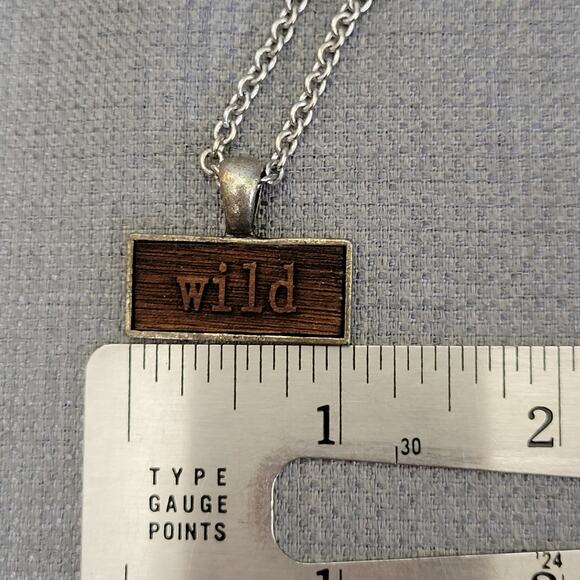 NWT "WILD" USA Made Wood Pendant Necklace Silver Link Chain With Display - Picture 6 of 14